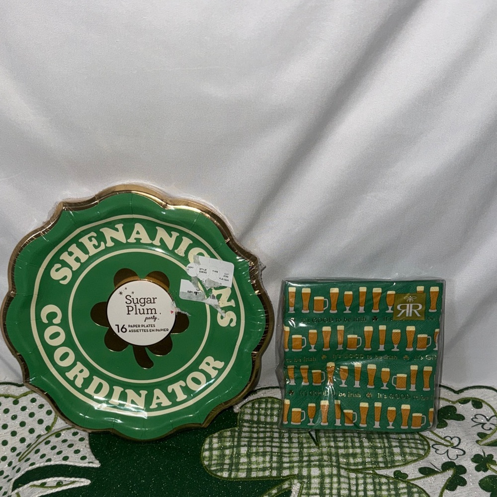 St Patricks Day Set of 16 Plates & 40 Beverage Napkins Beer